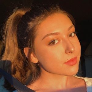 Meet your Posher, Liana